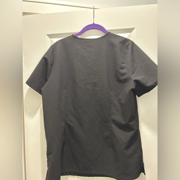 Figs Catarina One-Pocket Scrub Top- Black (L) - Picture 5 of 5
